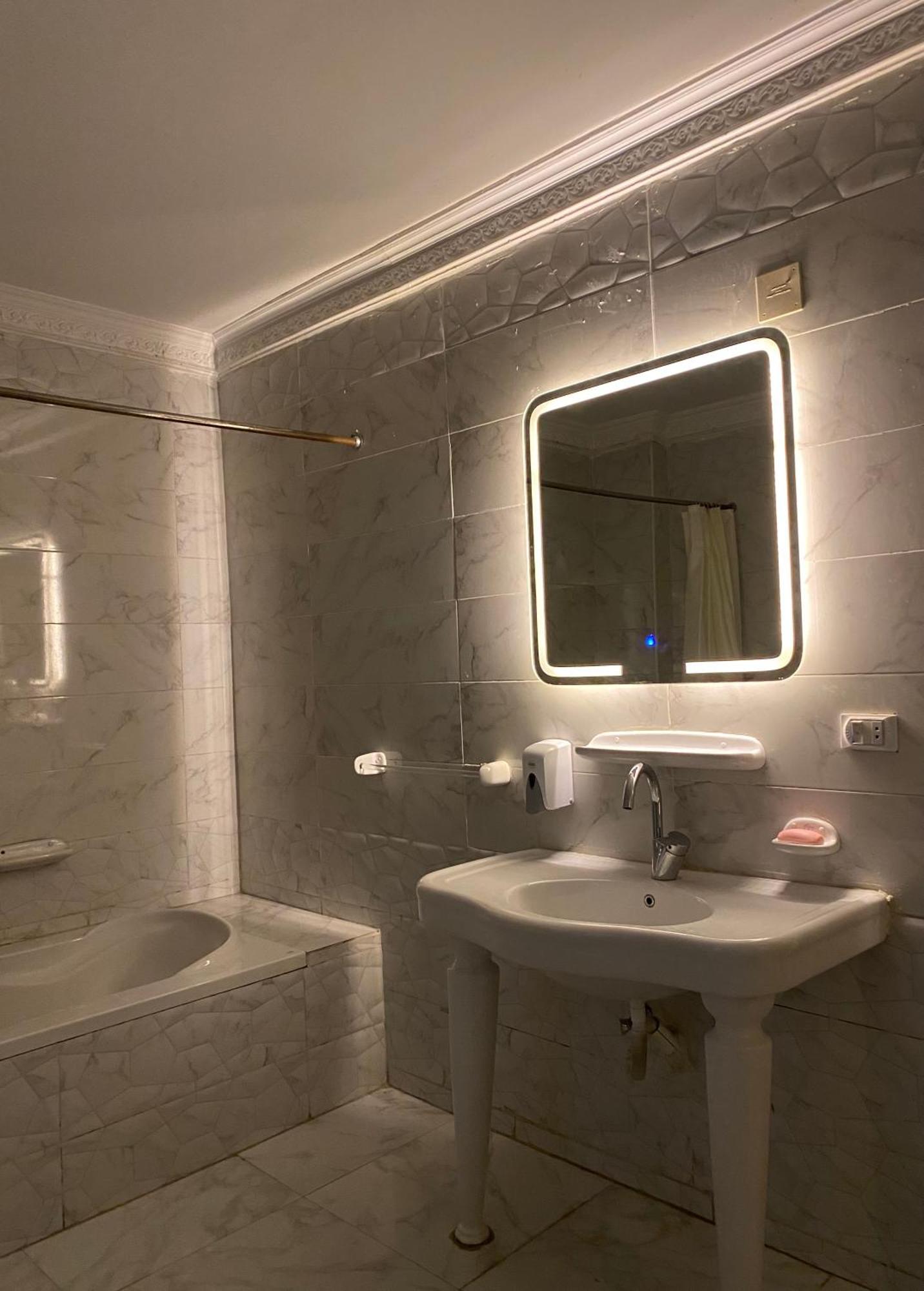 Royal Nile View 2br